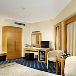 Western إزمير